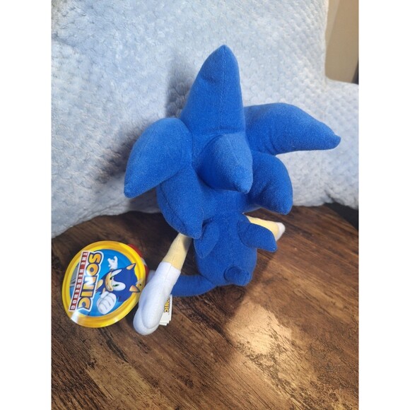 Sonic The Hedgehog Plush - Picture 2 of 3